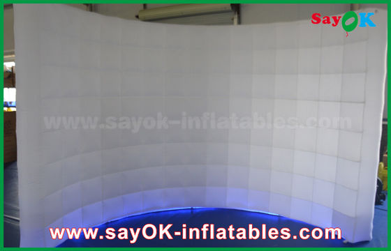 El artículo blanco llevado inflable de la cabina de la foto curvó la tienda de iluminación inflable para la promoción/la publicidad