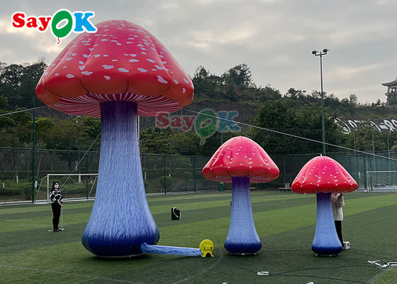 El modelo inflable gigante Plant For Wonderland de la seta explota la seta con la flor